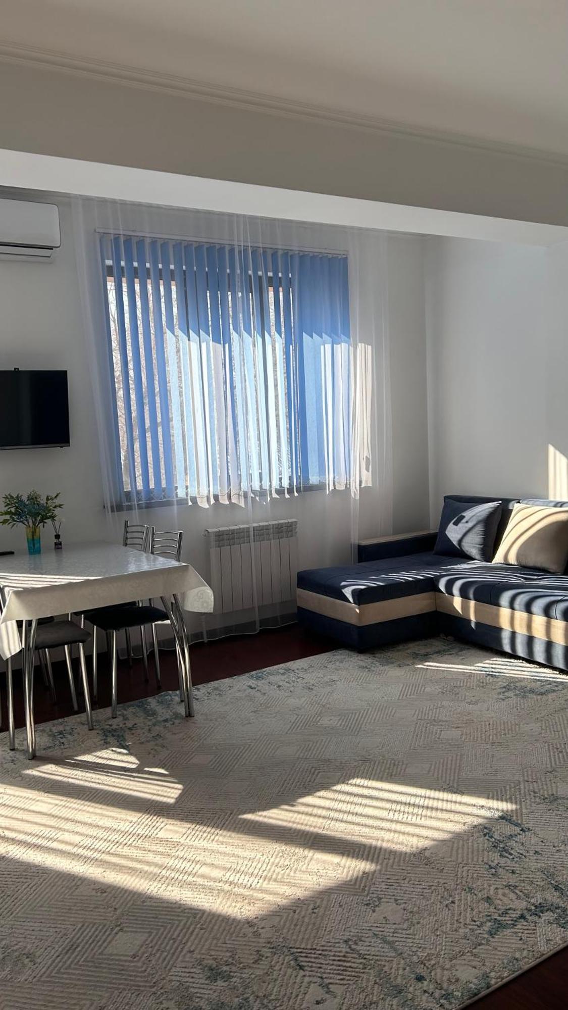 возле парка горького Apartment *