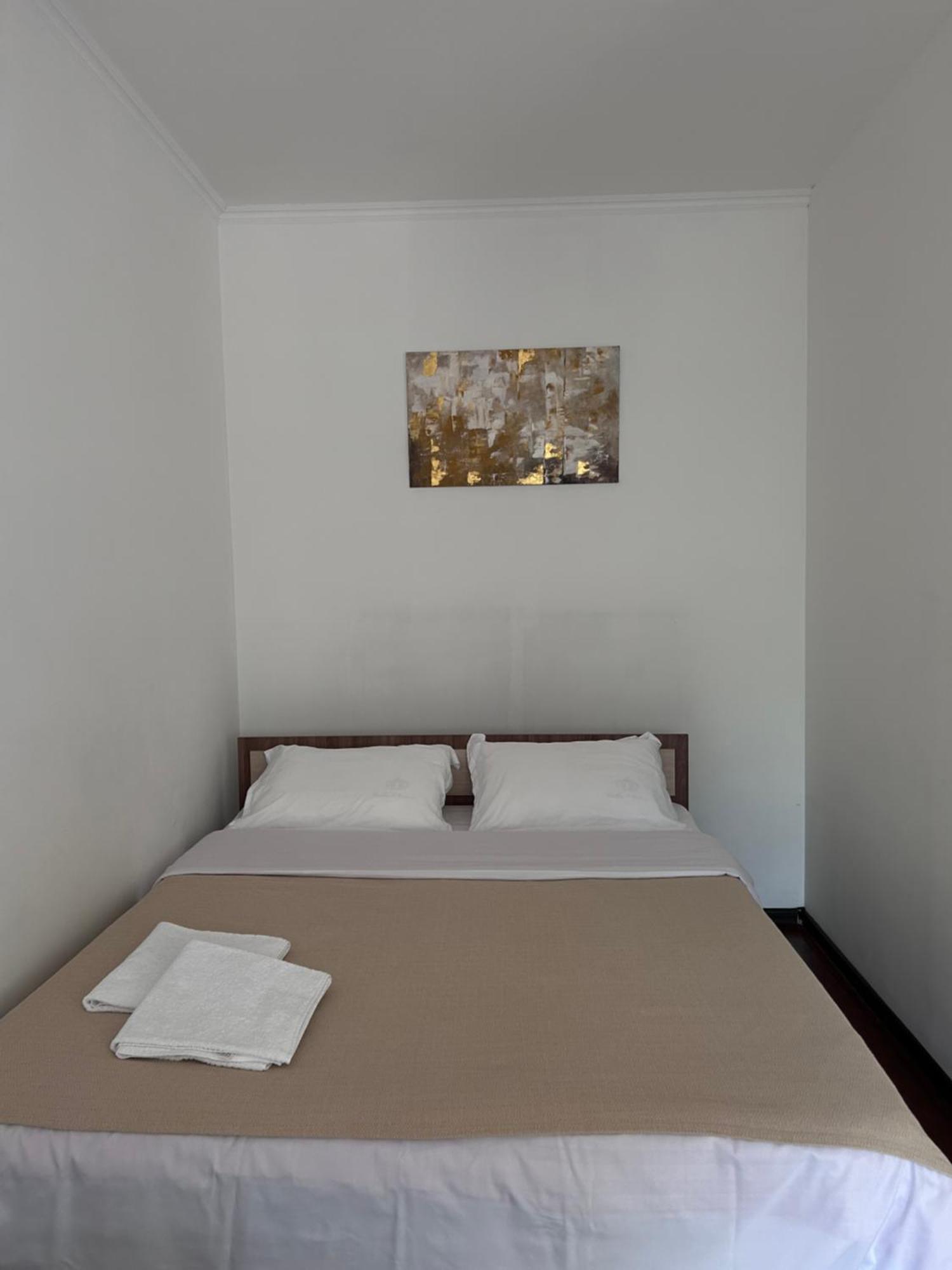 возле парка горького Apartment